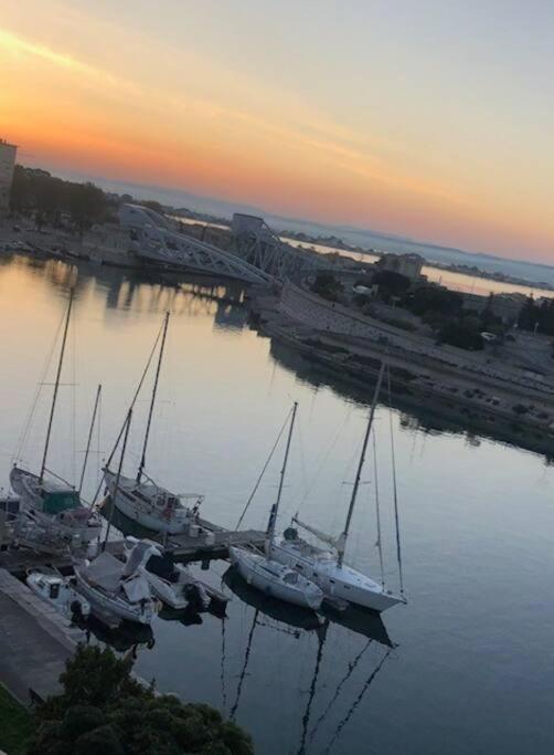 6eme Vue Sur Le Canal Et L'etang Appartamento *